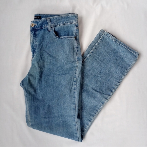 Lee Denim - Lee▪️12 Long- Classic Fit Light Wash Jeans